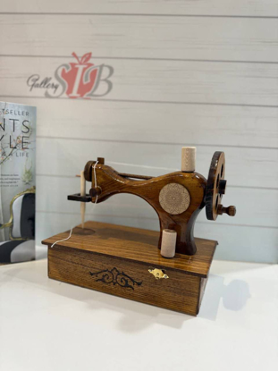 تصویر از جعبه چرخ خیاطی