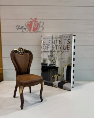 تصویر از صندلی مینیاتوری