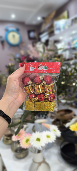 تصویر از آویز گوی و کادو