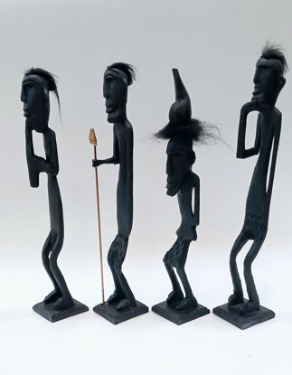 تصویر از 4 فیگور قبیله ای