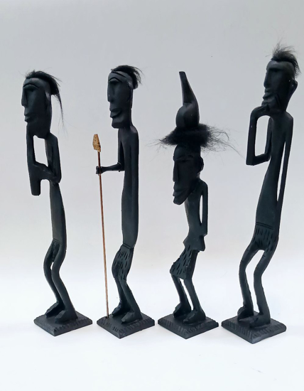 تصویر از 4 فیگور قبیله ای