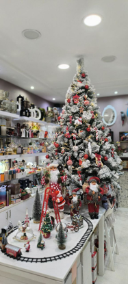 تصویر از درخت کریسمس 210 پرکار برفی