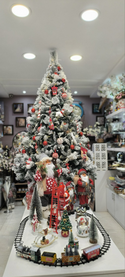 تصویر از درخت کریسمس ۲۴۰ برفی