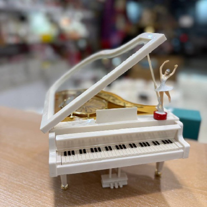 تصویر از پیانو موزیکال