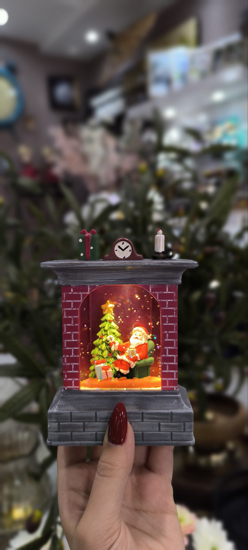 تصویر از شومینه کریسمسی چراغدار